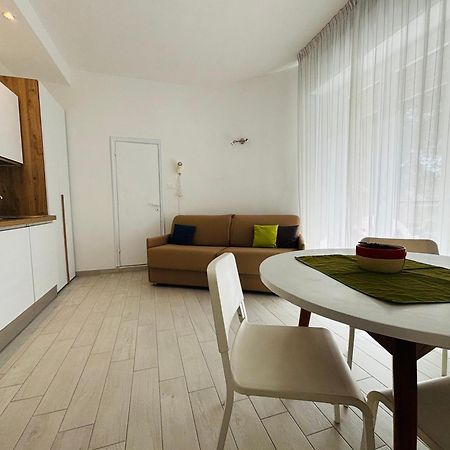 Hotel Iride Suite & Breakfast- Ideale Per Famiglie E Coppie Риччоне Экстерьер фото