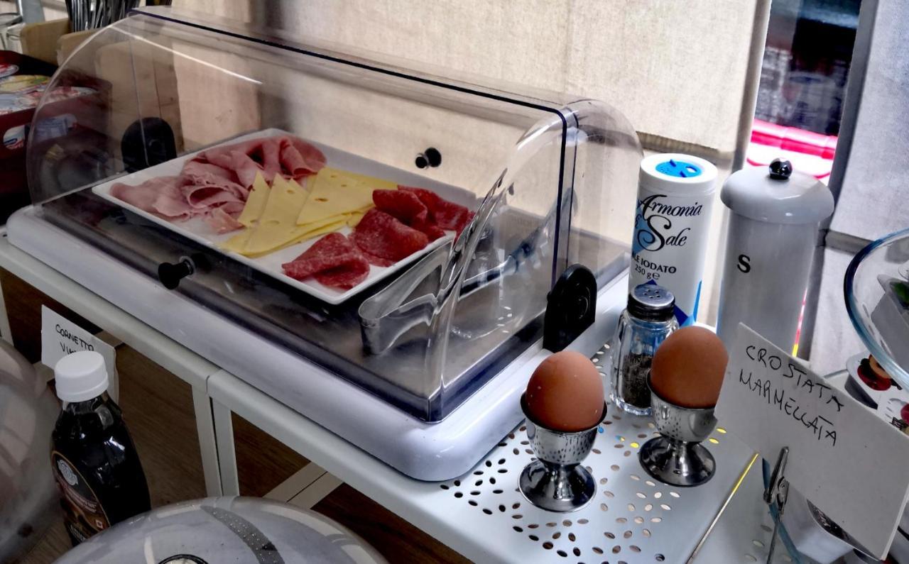 Hotel Iride Suite & Breakfast- Ideale Per Famiglie E Coppie Риччоне Экстерьер фото