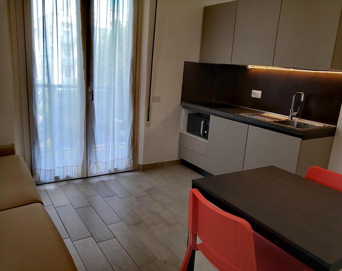 Hotel Iride Suite & Breakfast- Ideale Per Famiglie E Coppie Риччоне Экстерьер фото