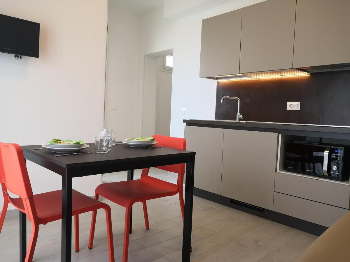 Hotel Iride Suite & Breakfast- Ideale Per Famiglie E Coppie Риччоне Экстерьер фото