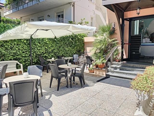Hotel Iride Suite & Breakfast- Ideale Per Famiglie E Coppie Риччоне Экстерьер фото