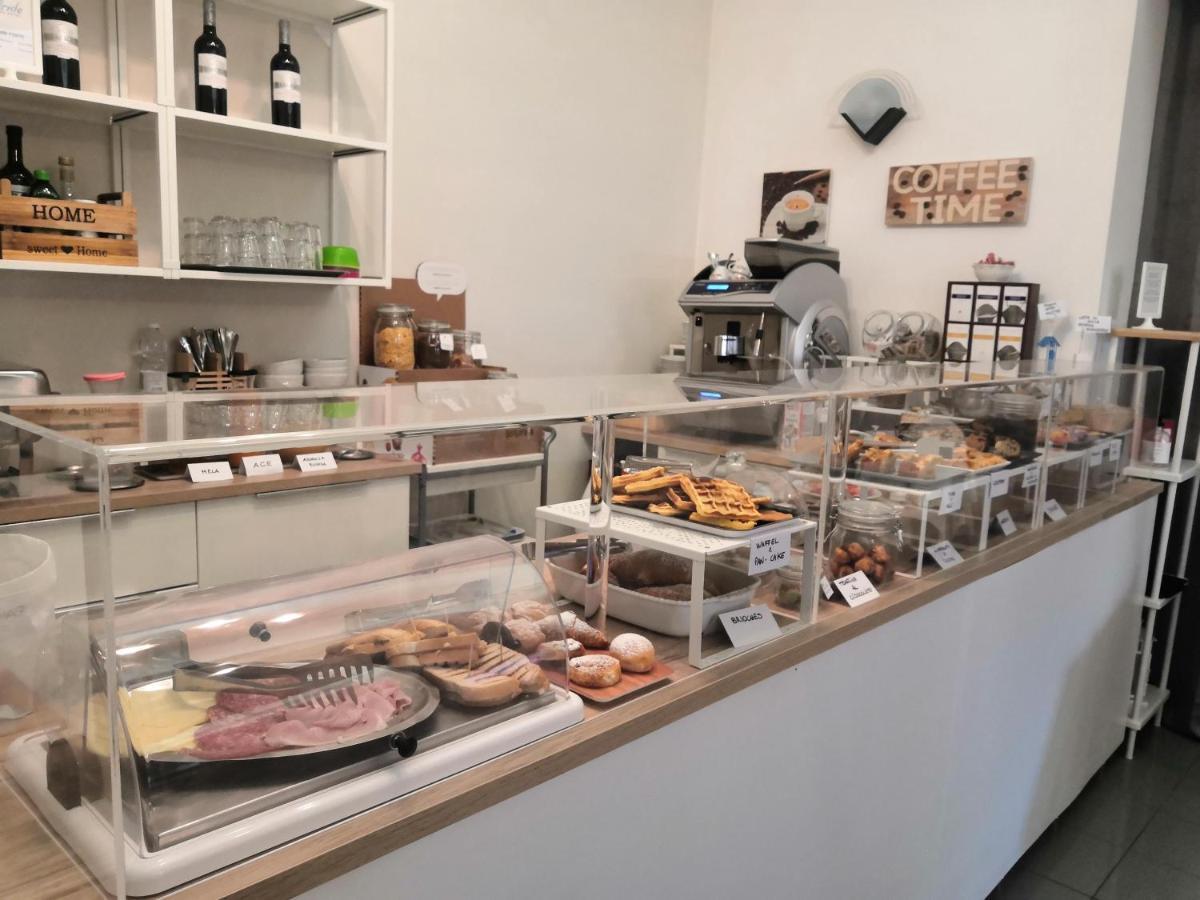 Hotel Iride Suite & Breakfast- Ideale Per Famiglie E Coppie Риччоне Экстерьер фото