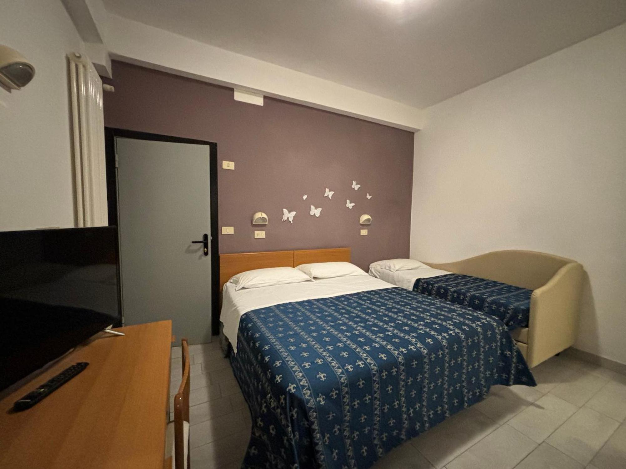 Hotel Iride Suite & Breakfast- Ideale Per Famiglie E Coppie Риччоне Экстерьер фото