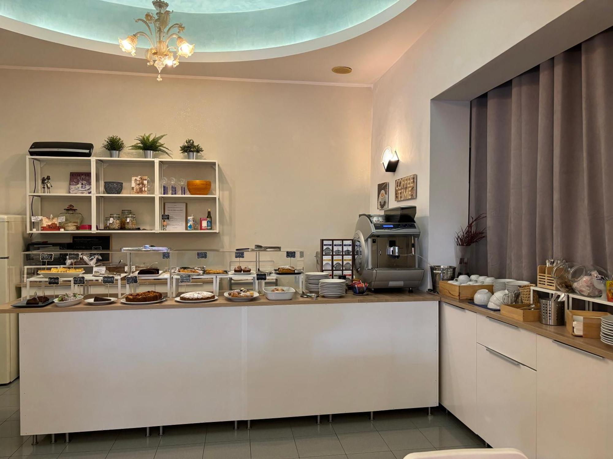 Hotel Iride Suite & Breakfast- Ideale Per Famiglie E Coppie Риччоне Экстерьер фото