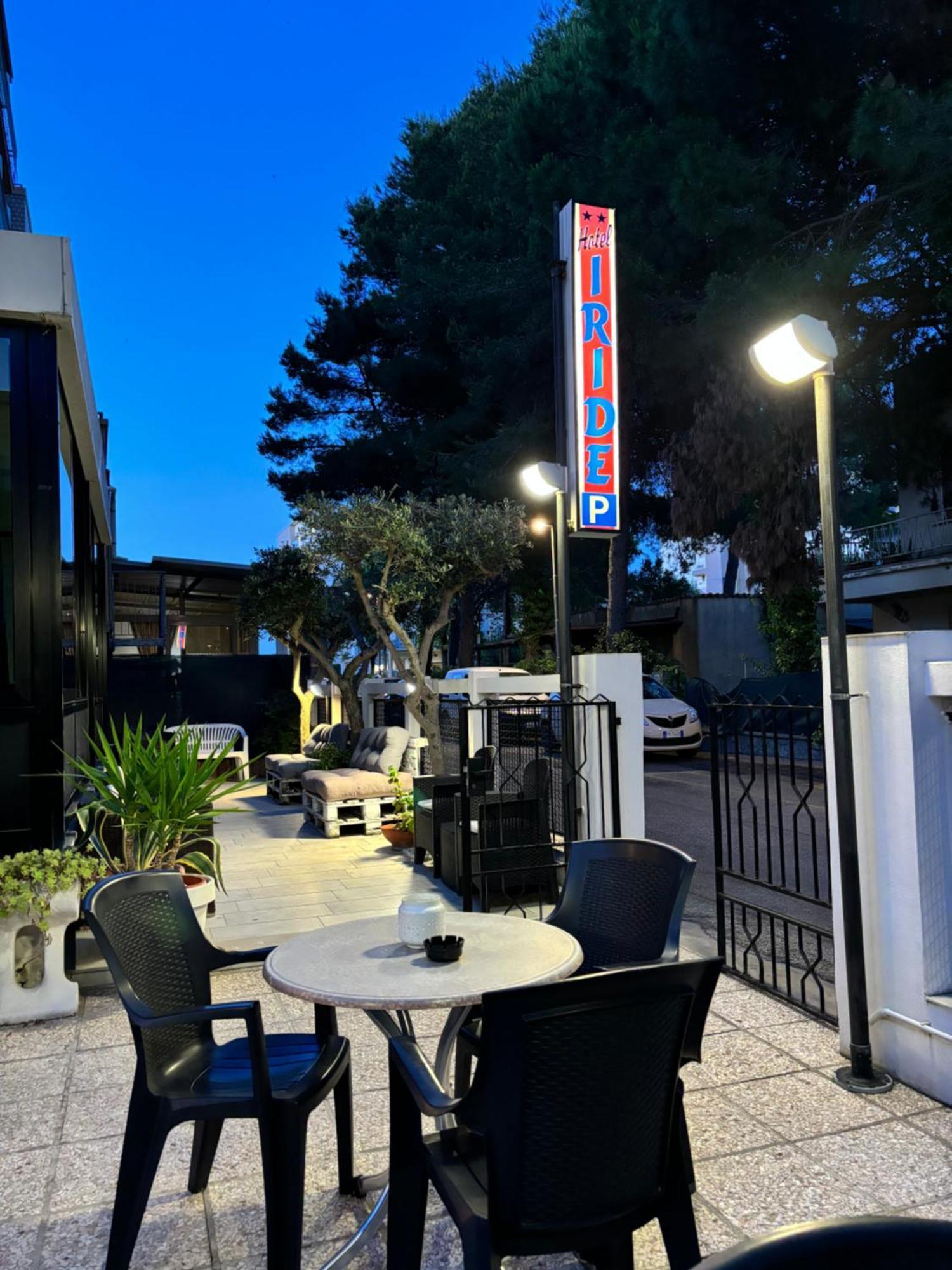 Hotel Iride Suite & Breakfast- Ideale Per Famiglie E Coppie Риччоне Экстерьер фото