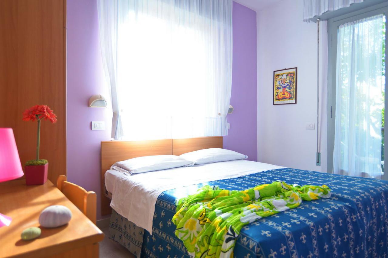 Hotel Iride Suite & Breakfast- Ideale Per Famiglie E Coppie Риччоне Экстерьер фото