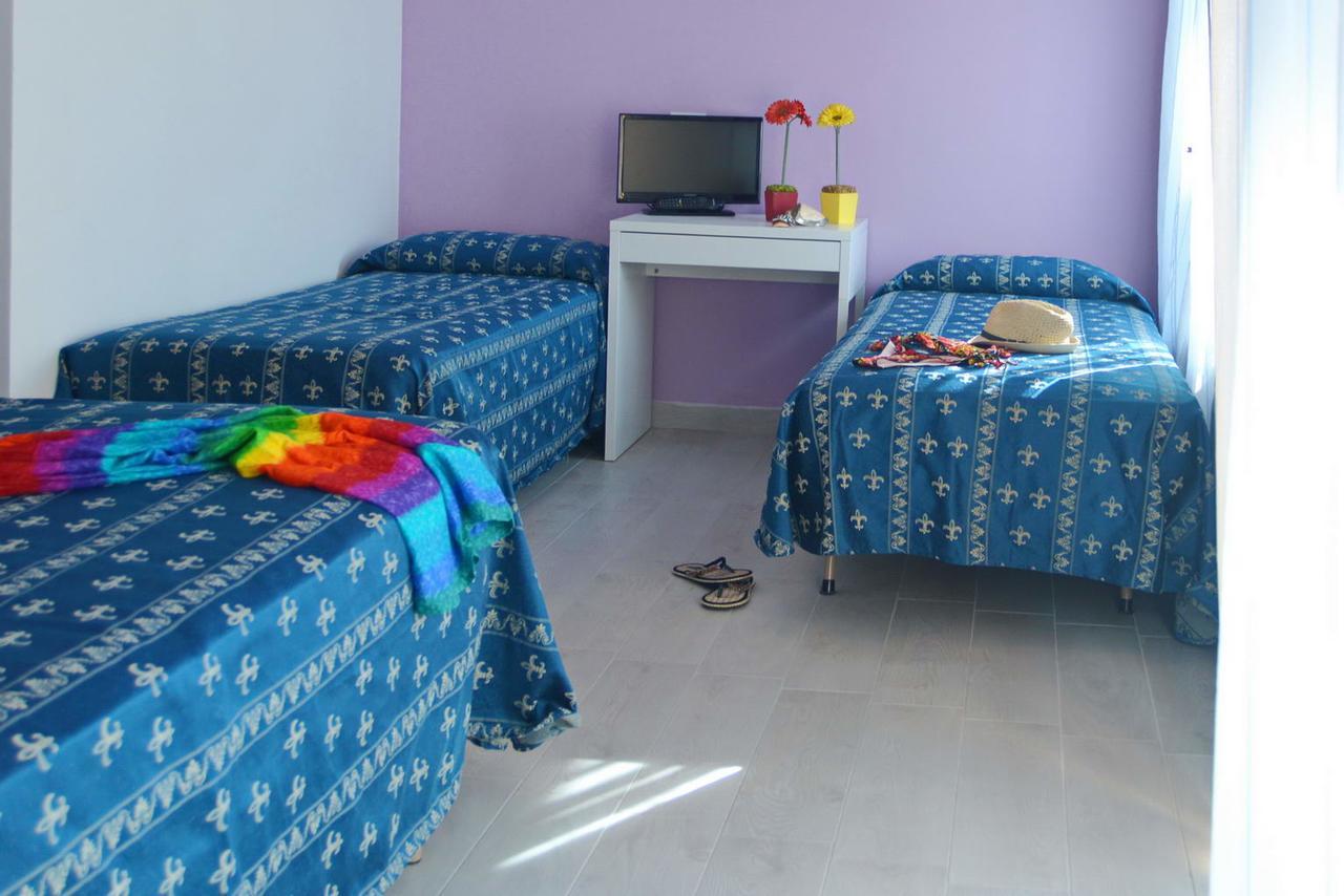 Hotel Iride Suite & Breakfast- Ideale Per Famiglie E Coppie Риччоне Экстерьер фото