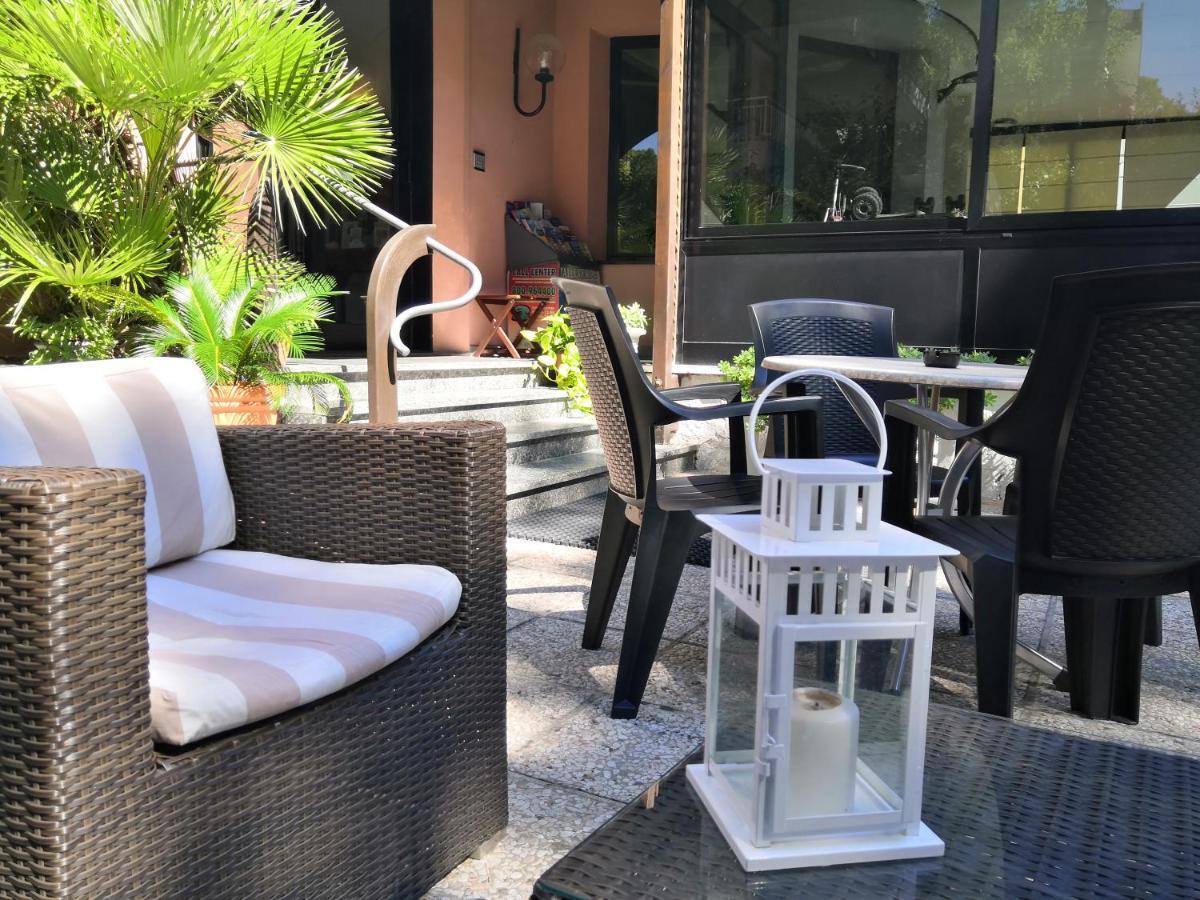 Hotel Iride Suite & Breakfast- Ideale Per Famiglie E Coppie Риччоне Экстерьер фото